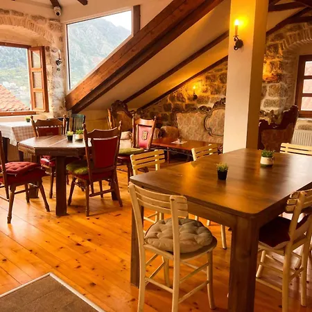 Old Town Youth Hostel-2